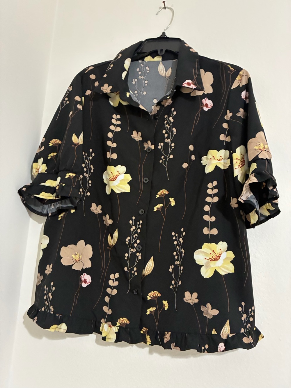 SHEIN Black Short-Sleeve Button-Down Shirt with Yellow Floral Print
